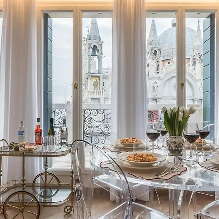4br Great In Top Location - What'app - 0034-635-518-216 - For Reservations! * Venise
