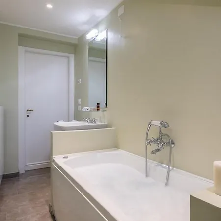 4br Great In Top Location - What'app - 0034-635-518-216 - For Reservations! Appartement Venise