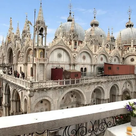 4br Great In Top Location - What'app - 0034-635-518-216 - For Reservations! Appartement Venise